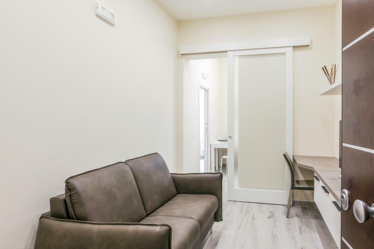 Bari Centrale Railway Station Apartment ภายนอก รูปภาพ