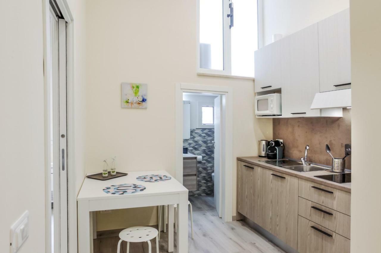 Bari Centrale Railway Station Apartment ภายนอก รูปภาพ